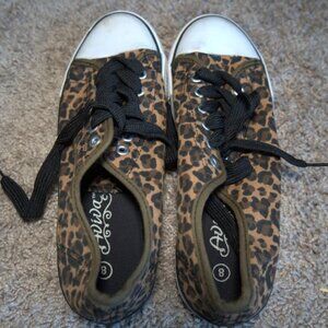 Leopard Print Canvas Sneakers Size 8/9